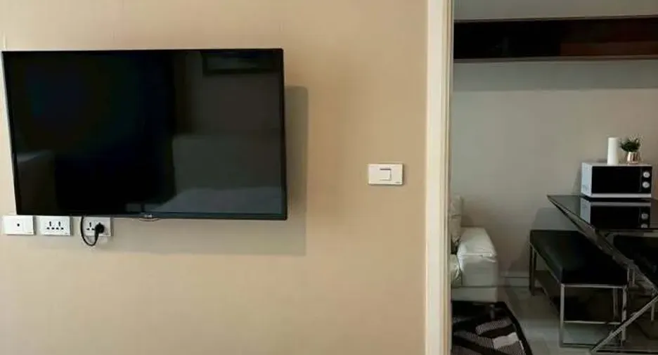 For rent 1 bed condo in Huai Khwang, Bangkok