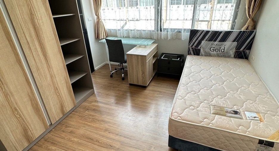 Haus zur Miete mit 3 Zimmer in Saphan Sung, Bangkok