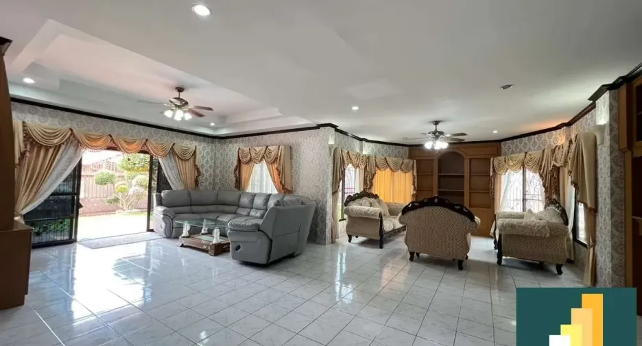 For rent 5 bedrooms house in Bang Lamung, Chonburi