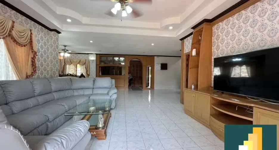 For rent 5 bedrooms house in Bang Lamung, Chonburi