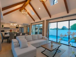 Haus zur Miete mit 5 Zimmer in Bang Lamung, Chonburi