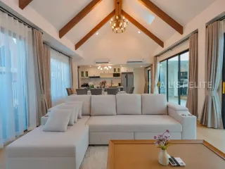 Haus zur Miete mit 5 Zimmer in Bang Lamung, Chonburi