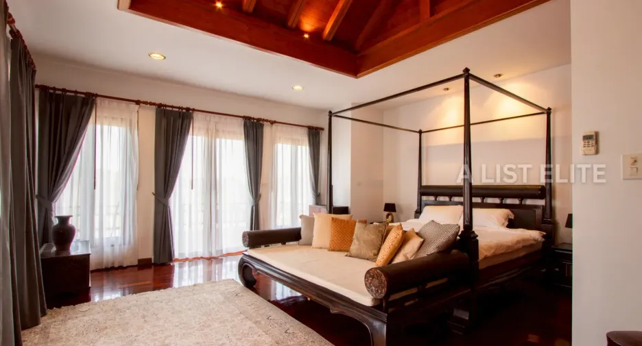 For rent 4 bedrooms house in Bang Lamung, Chonburi