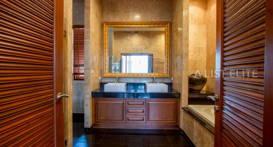 For rent 4 bedrooms house in Bang Lamung, Chonburi