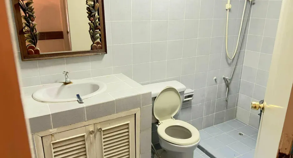 For rent 3 bedrooms townhouse in Mueang Chiang Mai, Chiang Mai
