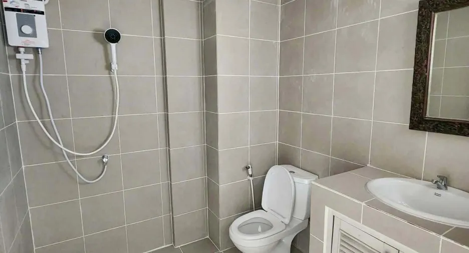 For rent 3 bedrooms townhouse in Mueang Chiang Mai, Chiang Mai