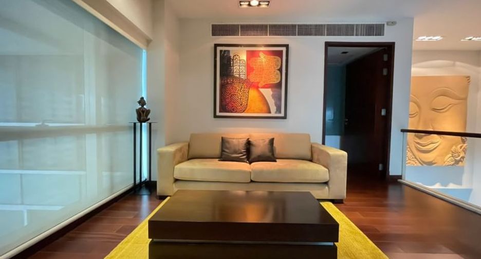 For rent 3 bedrooms condo in Khlong Toei, Bangkok