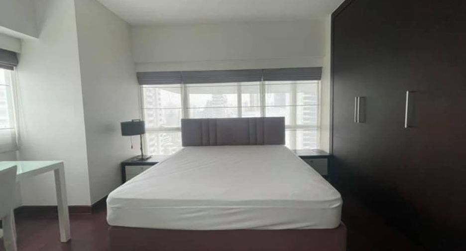 For rent 3 bedrooms condo in Khlong Toei, Bangkok