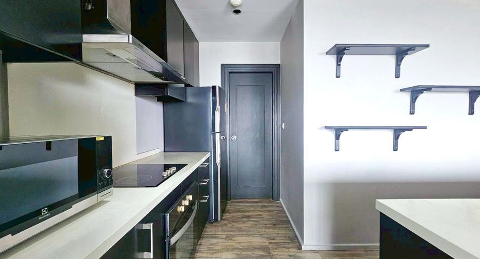 For rent そして for sale 3 ベッドルーム condo in Khlong Toei, Bangkok