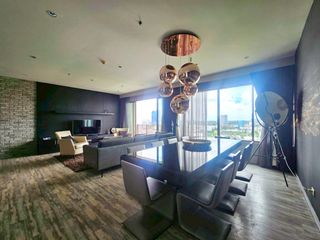 Аренда и продажа 3 спальни кондо в Кхлонг Тоеи, Бангкок