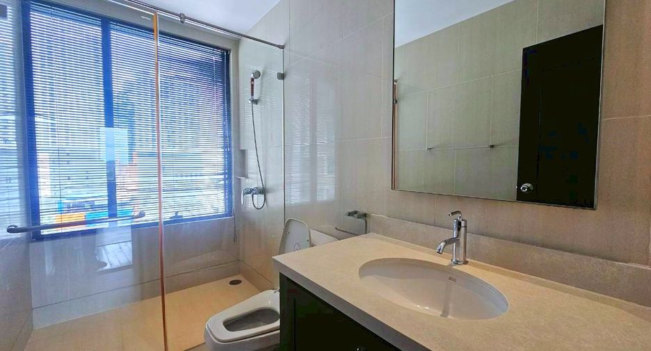 For rent そして for sale 3 ベッドルーム condo in Khlong Toei, Bangkok