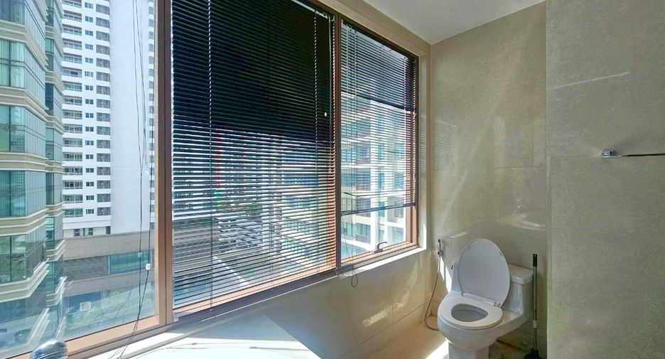 For rent そして for sale 3 ベッドルーム condo in Khlong Toei, Bangkok