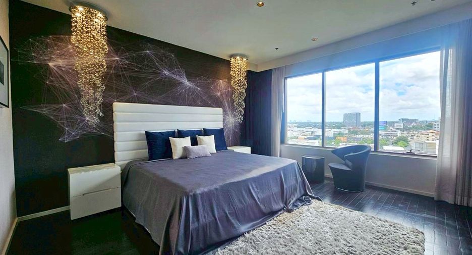 For rent そして for sale 3 ベッドルーム condo in Khlong Toei, Bangkok