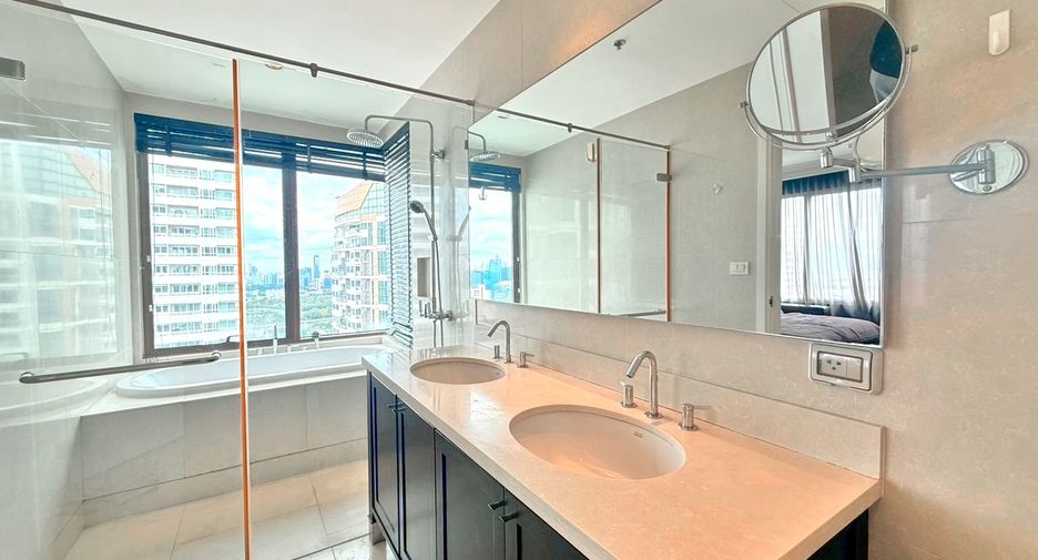 Wohnung zur Miete und zum Kauf mit 3 Zimmer in Khlong Toei, Bangkok