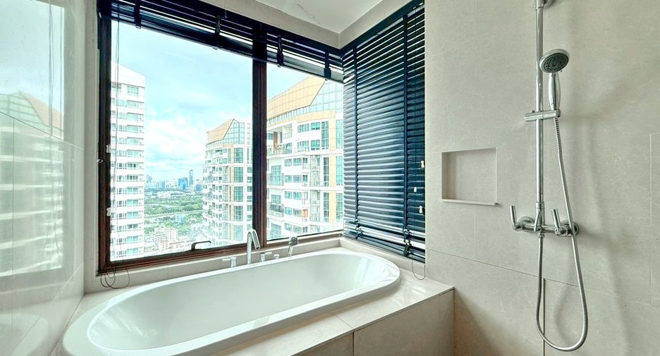 Wohnung zur Miete und zum Kauf mit 3 Zimmer in Khlong Toei, Bangkok