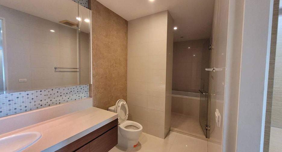 Wohnung zur Miete mit 3 Zimmer in Khlong Toei, Bangkok