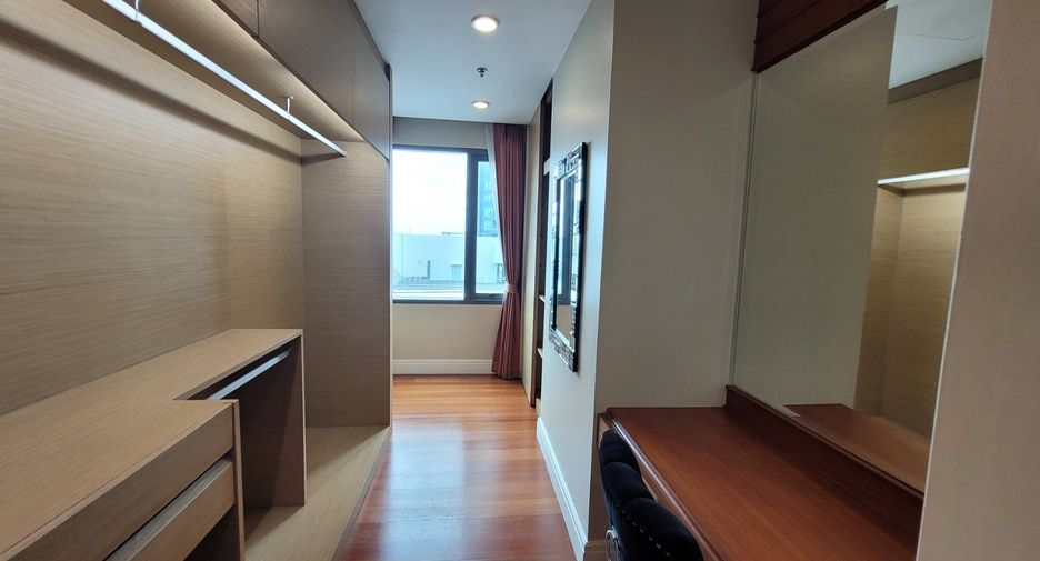 Wohnung zur Miete mit 3 Zimmer in Khlong Toei, Bangkok