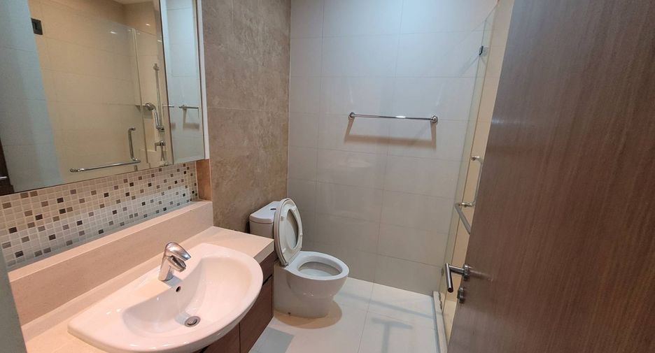 Wohnung zur Miete mit 3 Zimmer in Khlong Toei, Bangkok