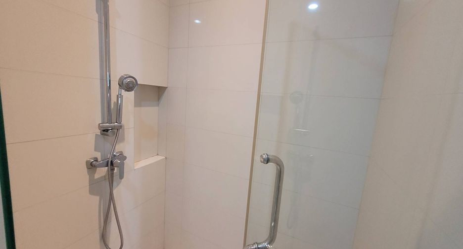 Wohnung zur Miete mit 3 Zimmer in Khlong Toei, Bangkok