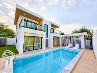 À louer 5 chambres maison à Bang Lamung, Chonburi