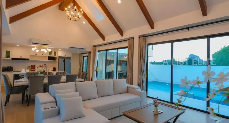 For rent 5 bedrooms house in Bang Lamung, Chonburi