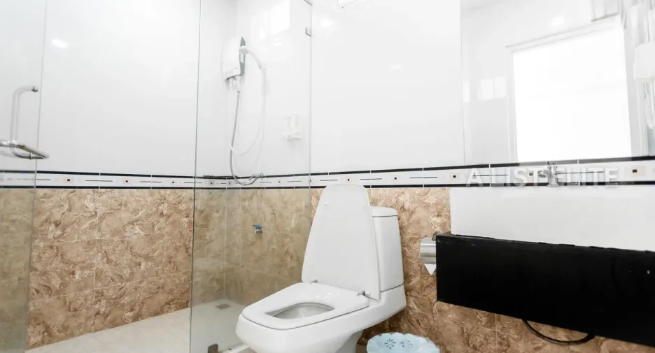 For rent 8 bedrooms house in Bang Lamung, Chonburi