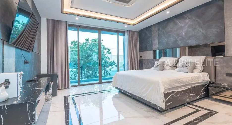For rent 6 bedrooms house in Bang Lamung, Chonburi