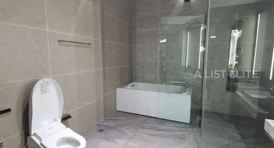 For rent 6 bedrooms house in Bang Lamung, Chonburi