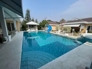 À louer 5 chambres maison à Bang Lamung, Chonburi