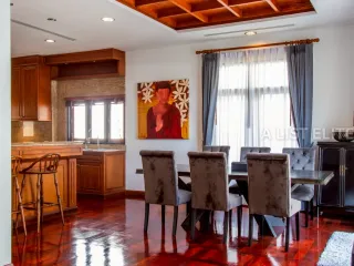À louer 4 chambres maison à Bang Lamung, Chonburi