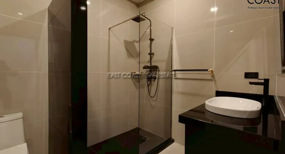For rent 5 bedrooms house in Bang Lamung, Chonburi