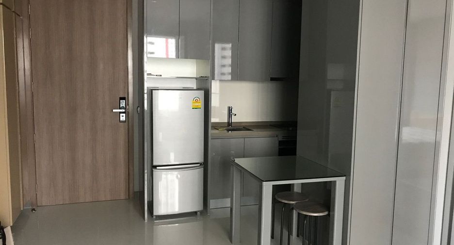 For rent 1 bed condo in Bang Rak, Bangkok