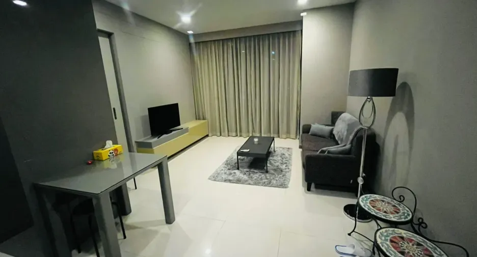 Wohnung zur Miete mit 1 Zimmer in Bang Rak, Bangkok
