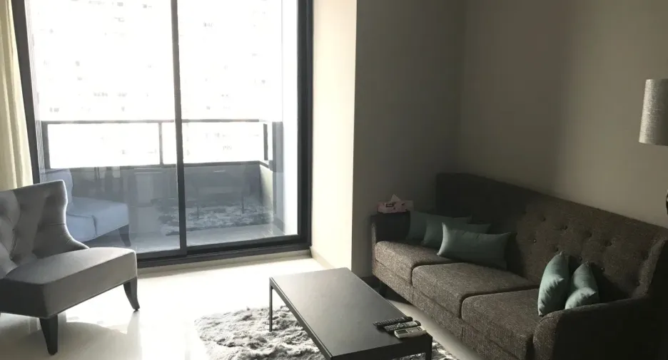 Wohnung zur Miete mit 1 Zimmer in Bang Rak, Bangkok