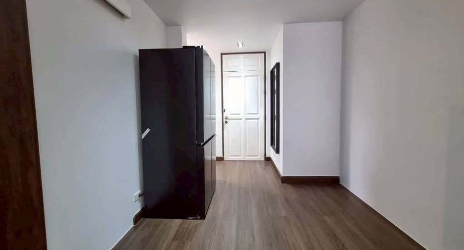 For sale 2 bedrooms condo in Bang Rak, Bangkok