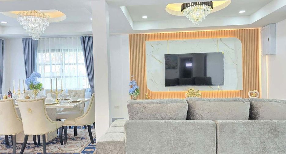 For sale 4 bedrooms villa in Bang Lamung, Chonburi