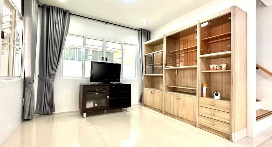 For rent 3 bedrooms house in Lat Krabang, Bangkok