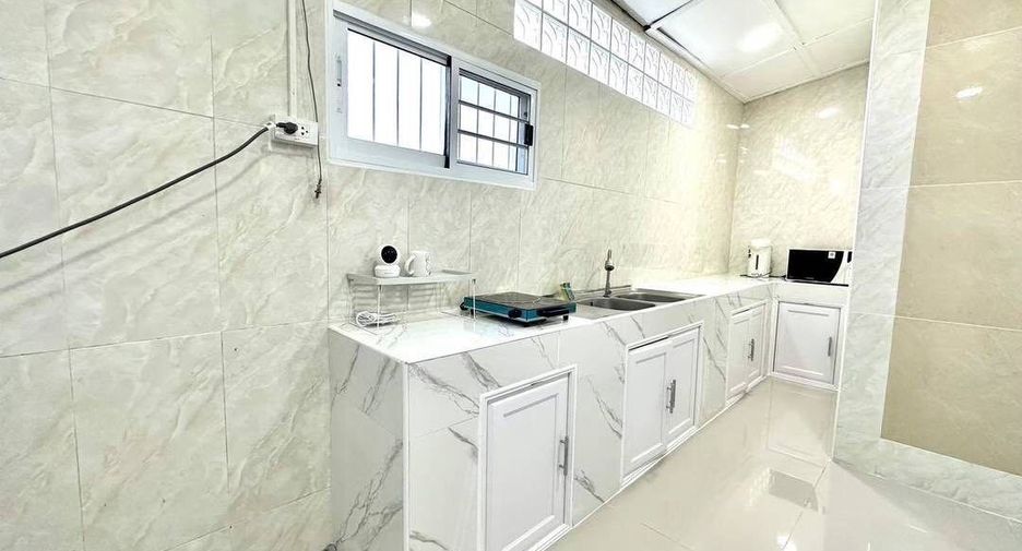 For rent 3 bedrooms house in Lat Krabang, Bangkok