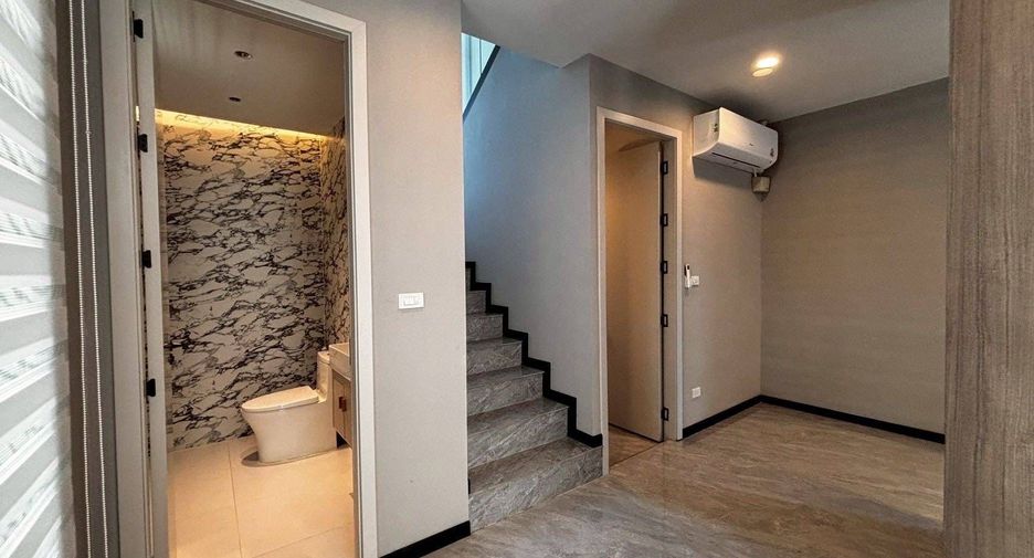 For rent 4 bedrooms villa in Mae Rim, Chiang Mai