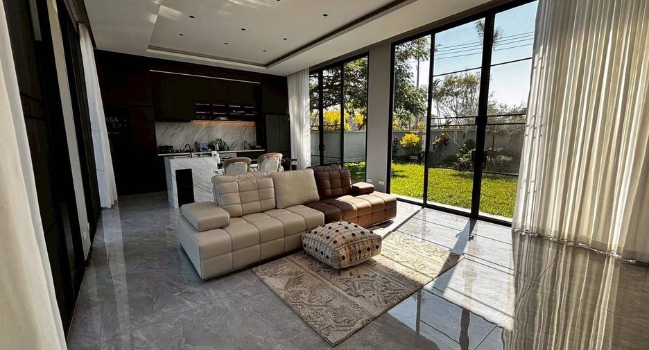 For rent 4 bedrooms villa in Mae Rim, Chiang Mai