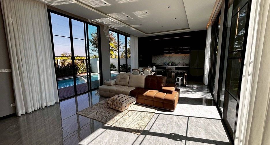 For rent 4 bedrooms villa in Mae Rim, Chiang Mai