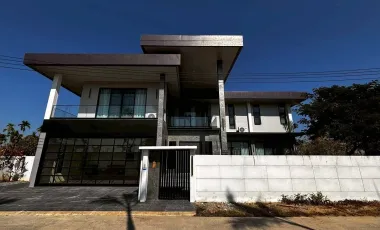 À louer 4 chambres villa à Mae Rim, Chiang Mai