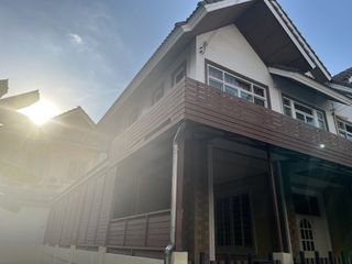 Casa en venta de 4 habitaciones en Phra Khanong, Bangkok