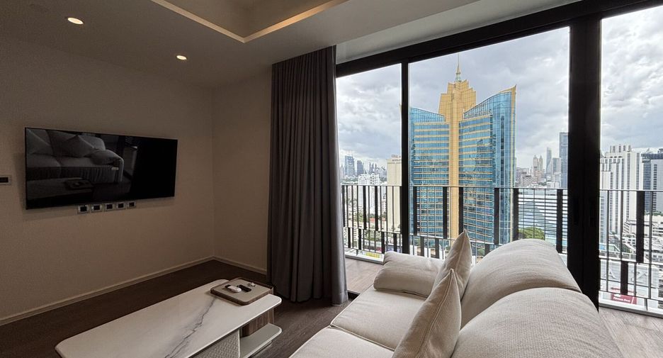 For rent 3 bedrooms condo in Khlong Toei, Bangkok