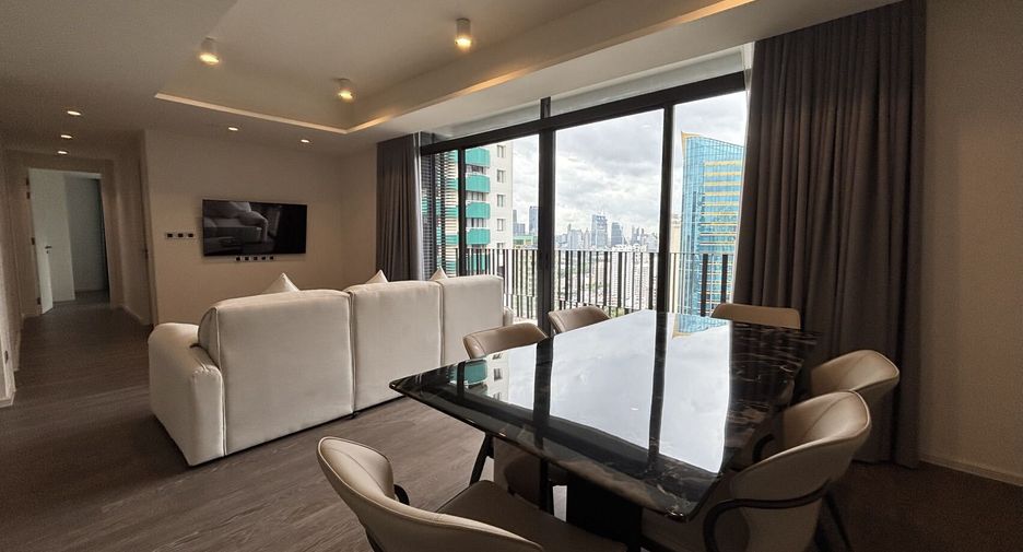 For rent 3 bedrooms condo in Khlong Toei, Bangkok