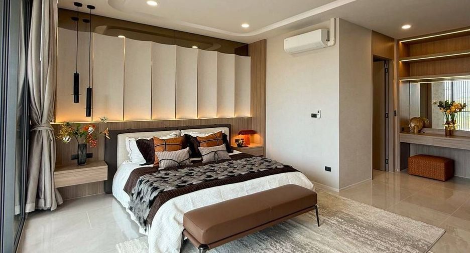 Villa zum Kauf mit 6 Zimmer in Sattahip, Chonburi