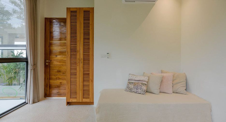 For sale 5 bedrooms villa in Ko Pha-ngan, Surat Thani