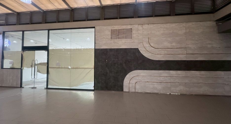 For rent retail Space in Watthana, Bangkok