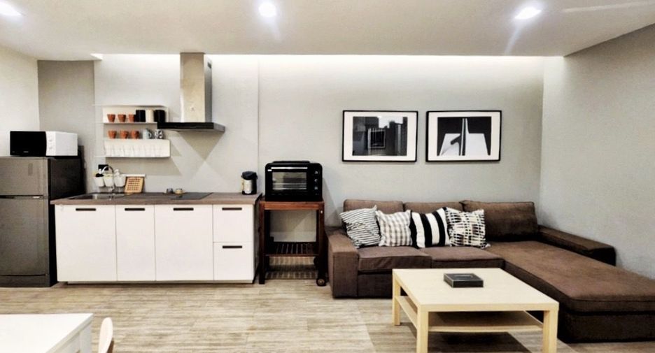 For rent 2 bedrooms condo in Khlong Toei, Bangkok
