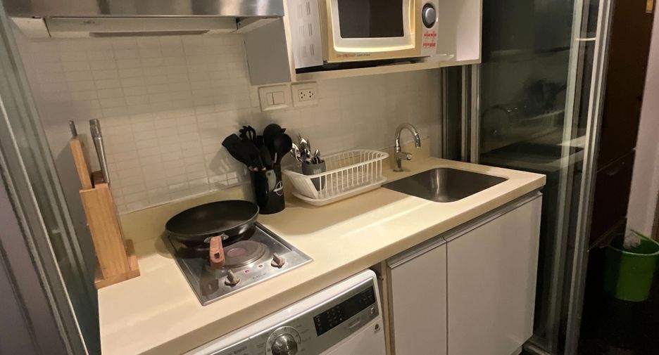 Condo en alquiler de 1 habitaciones en Khlong Toei, Bangkok